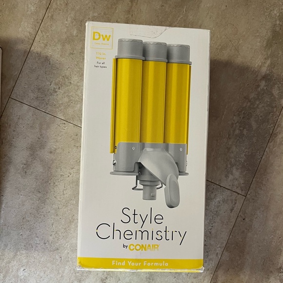 Conair Style Chemistry Hair Waver triple barrel 1 1/4 curler - Picture 1 of 6